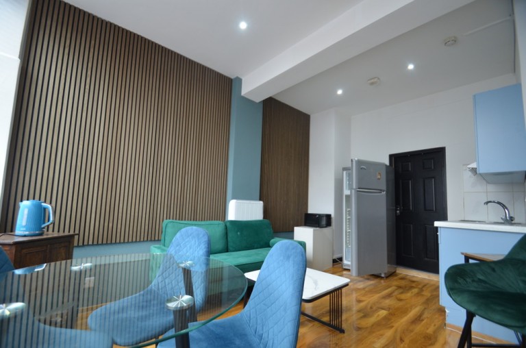 Whitton Dene, Isleworth