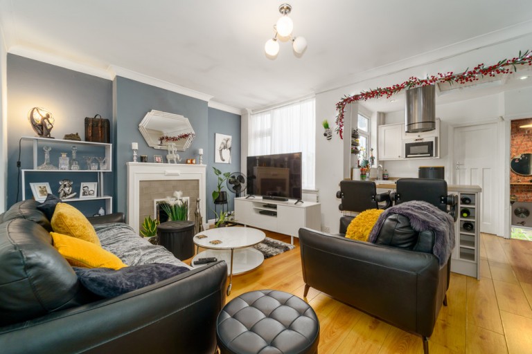 Penton Avenue, Staines-upon-Thames