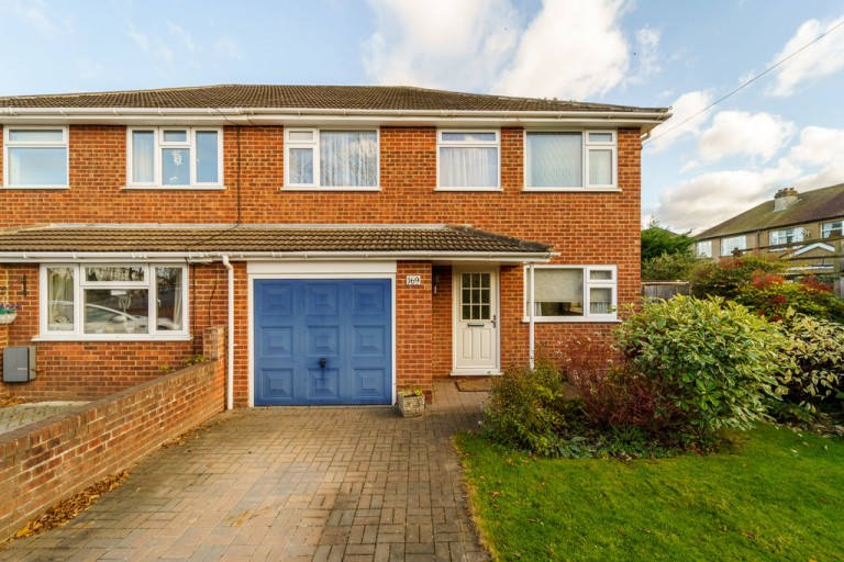 Petersfield Avenue, Staines-upon-Thames