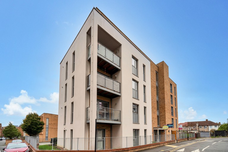 Manor Lane, Feltham