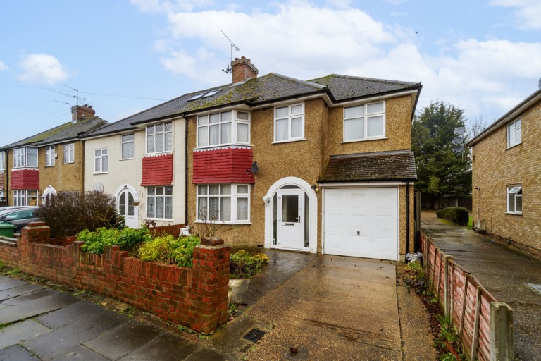 St. Hildas Avenue, Ashford