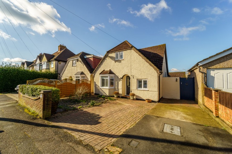 Wrens Avenue, Ashford