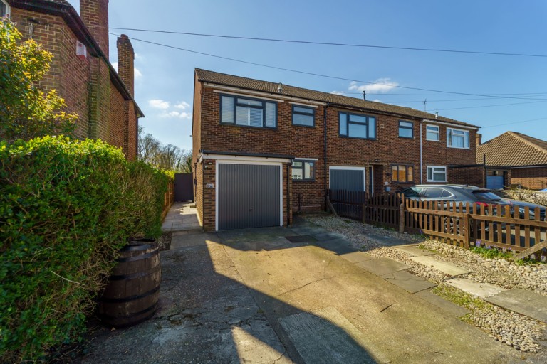 Park Avenue, Egham