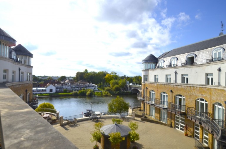 Staines-upon-Thames