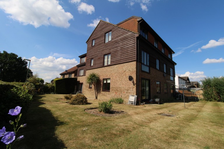 Cornerside, Ashford