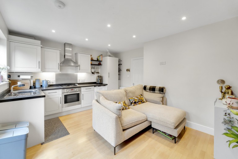 Walnut Court, Charlton Village