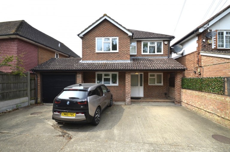 Charlton Road, Shepperton