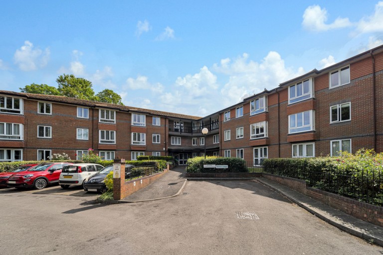 Beechlodge, Farm Close, Staines-upon-Thames