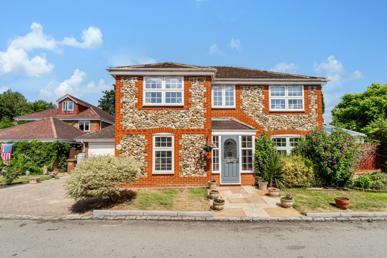 Manor Park, Staines-upon-Thames