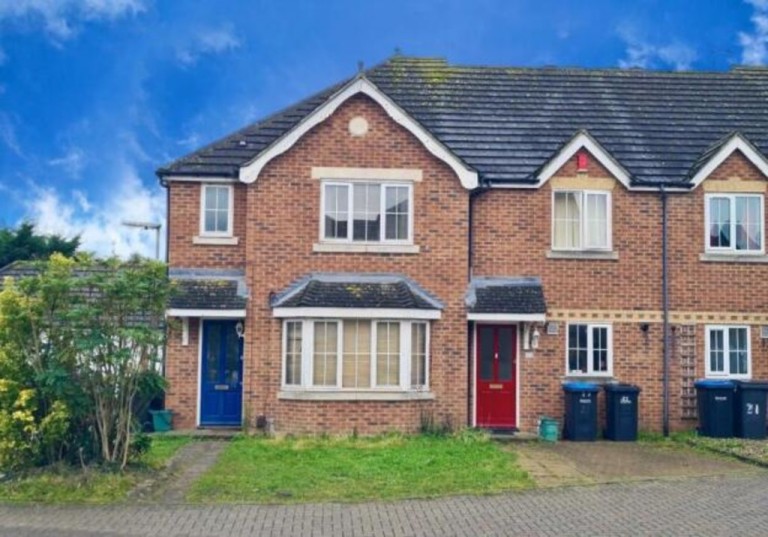 Nightingale Shott, Egham