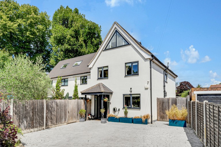 Argosy Gardens, Staines-upon-Thames
