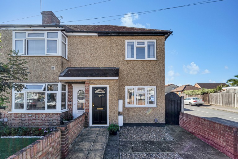 Ravensbourne Avenue, Staines-upon-Thames