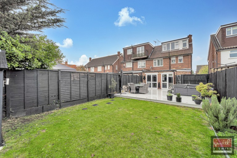 Lynegrove Avenue, Ashford