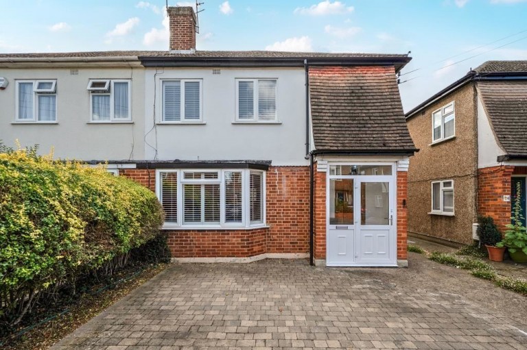 Loudwater Close, Sunbury-on-Thames