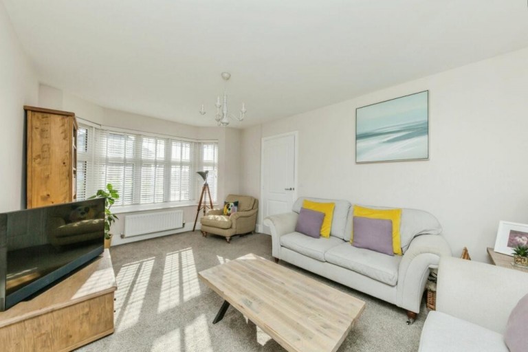 Halliford Road, Sunbury-on-Thames