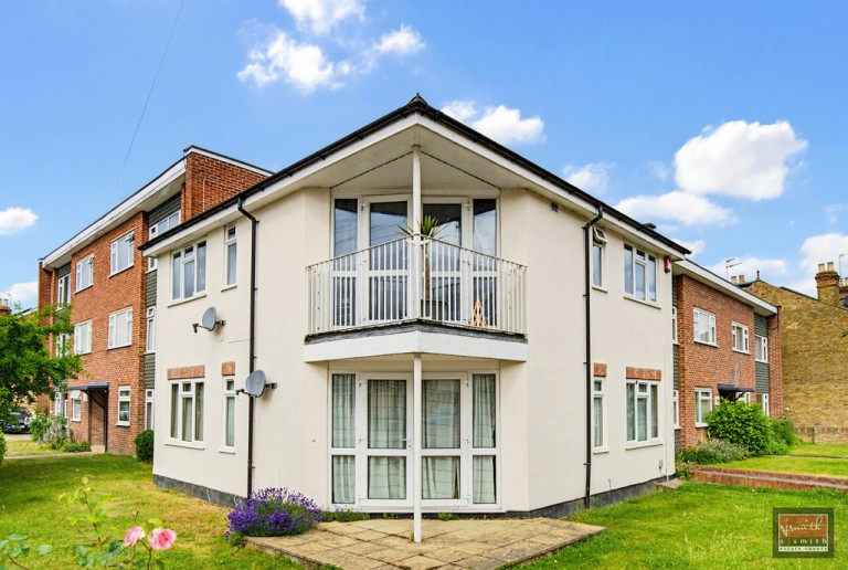 Budebury Road, Staines-upon-Thames, Surrey TW18