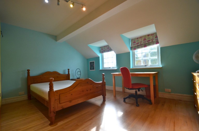 The Island, Staines-upon-Thames