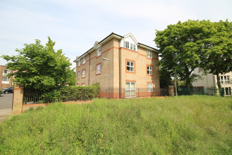 Douglas Road, Stanwell, Staines-upon-Thames