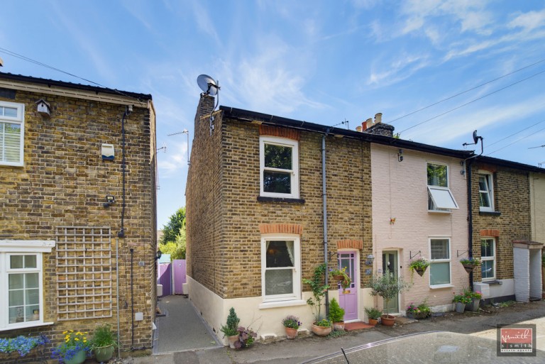 Manor Place, Staines-upon-Thames, Surrey TW18