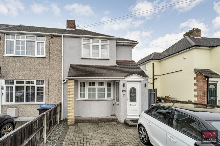 Warwick Avenue, Egham