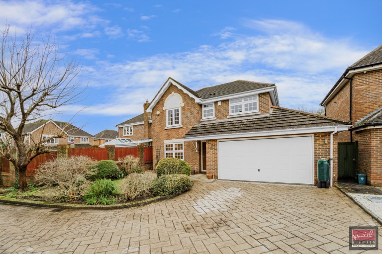 Manor Park, Staines-upon-Thames