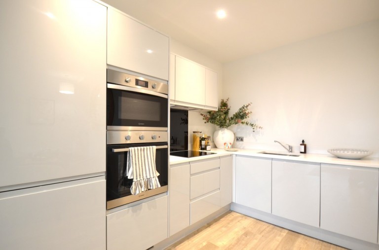 Elmsleigh Road, Staines-upon-Thames