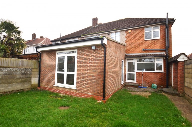 Rochester Avenue, Feltham