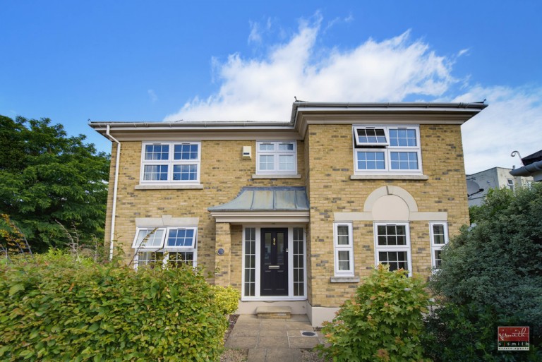 Lammas Close, Staines-upon-Thames, Surrey TW18