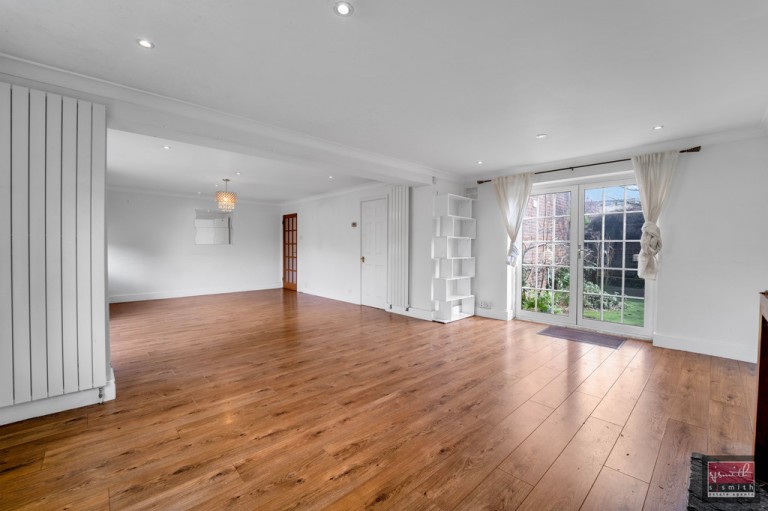 St. Olaves Close, Staines-upon-Thames