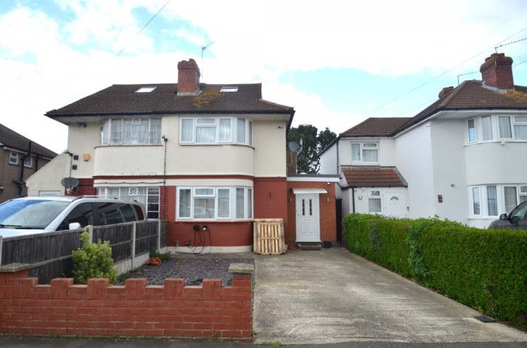 Kingston Avenue, Feltham