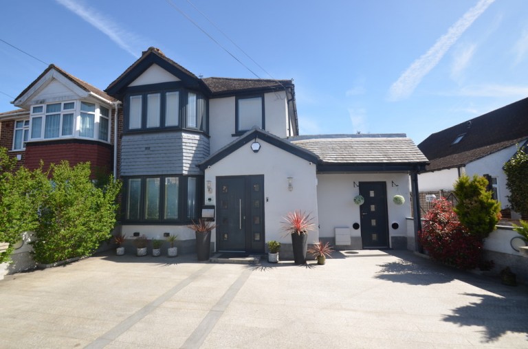 Oaks Road, Staines-upon-Thames