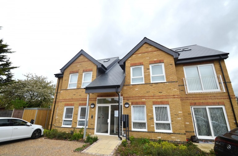 Maxwell Mews, Egham