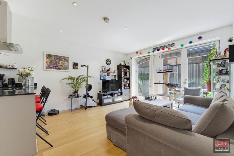 Fairfield Avenue, Staines-upon-Thames, Surrey TW18