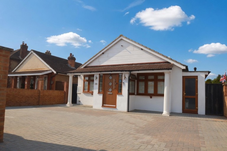 School Road, Ashford