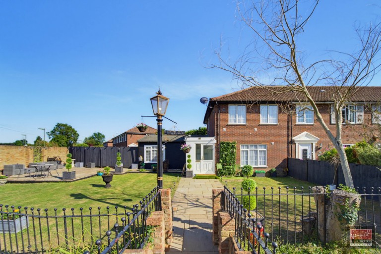 Hithermoor Road, Stanwell Moor, Surrey TW19