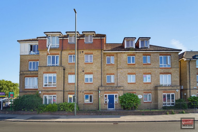 Staines Road West, Ashford