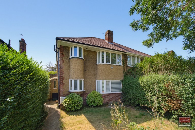 Staines Road, Bedfont