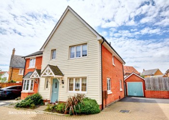 Upholland Close, Daventry, NN11 2PT