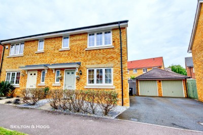 View full details for Deerhurst Road, Daventry, NN11 2PS