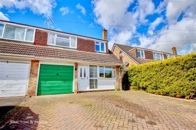 View full details for Danetre Drive, Daventry, NN11 4GY