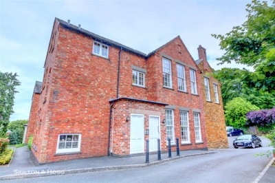 View full details for Thomas Webb Close, Daventry, NN11 4BP