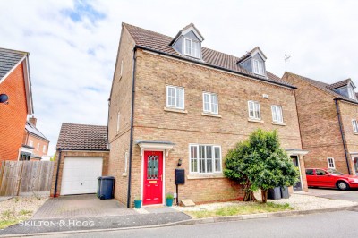 View full details for Crowsfurlong, Rugby, CV23