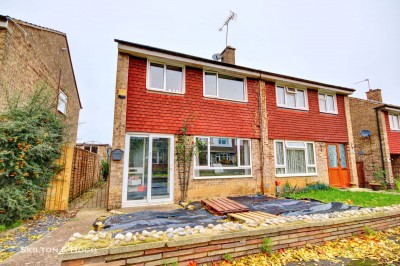 View full details for Gleneagles Close, Daventry, NN11 4PF