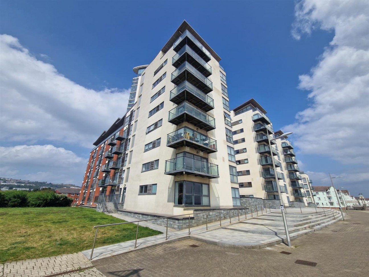 17 The BayMeridian WharfMarinaSwansea