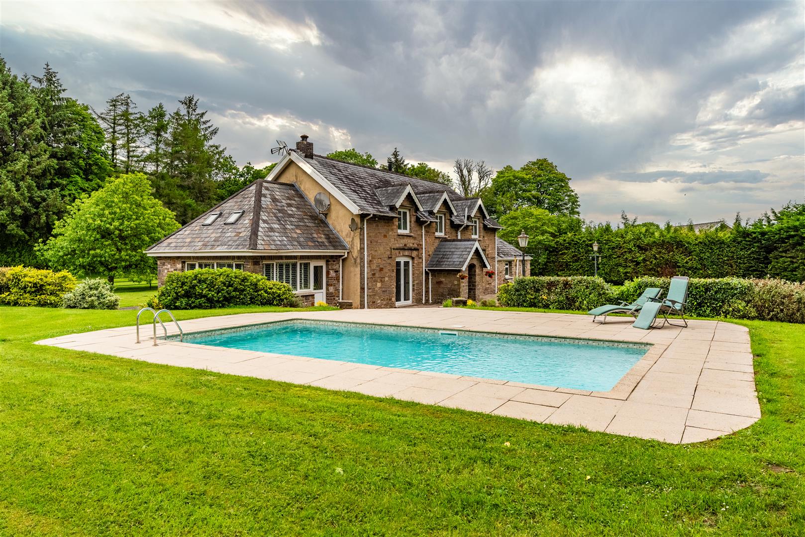 Aberclwyd Farm, Pentreclwyda, Resolven, Neath