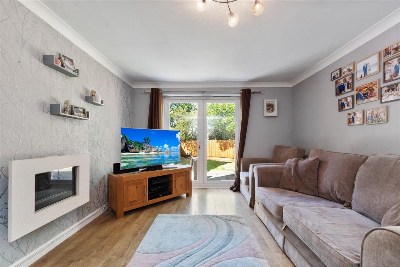 Cae Castell, Loughor, Swansea