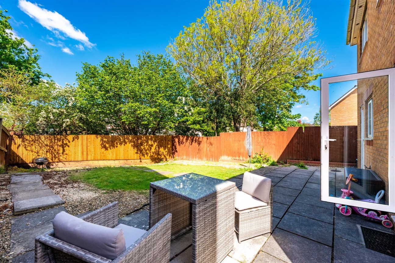 Cae Castell, Loughor, Swansea