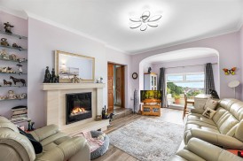 Llwynmawr Close, Sketty, Swansea