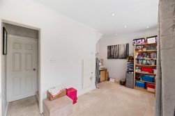 Llwynmawr Close, Sketty, Swansea