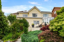 Llwynmawr Close, Sketty, Swansea